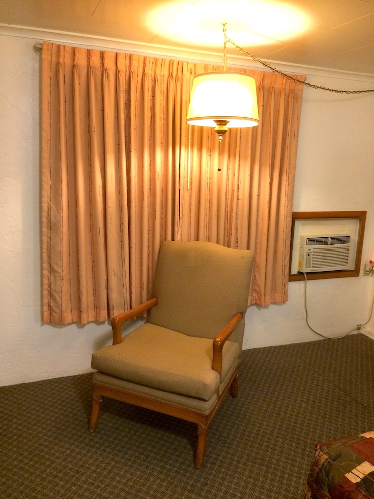 Classic Triple Room, 1 Bedroom photo 2