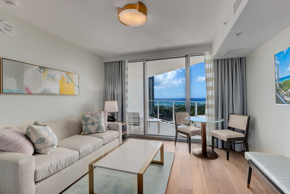 Deluxe Room, 1 King Bed with Sofa bed, Non Smoking, Ocean View photo 2