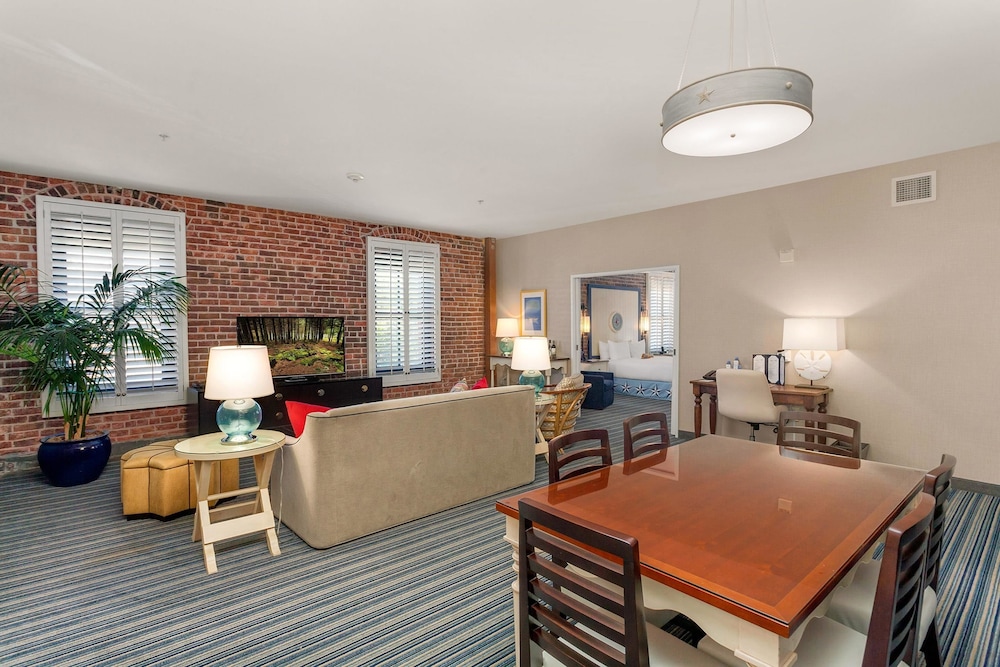 Suite, 1 King Bed, Mobility Accessible - Photo 3