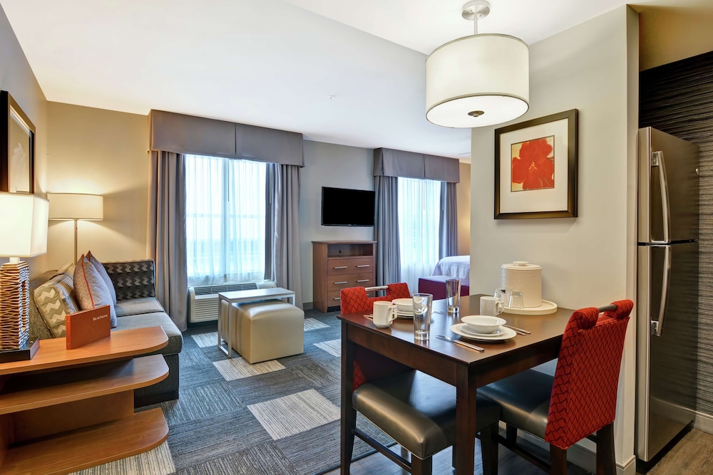 Studio, 1 King Bed, Accessible (Roll-in Shower)