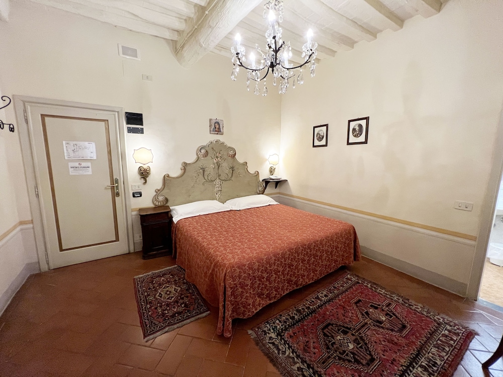Economy Room photo 3