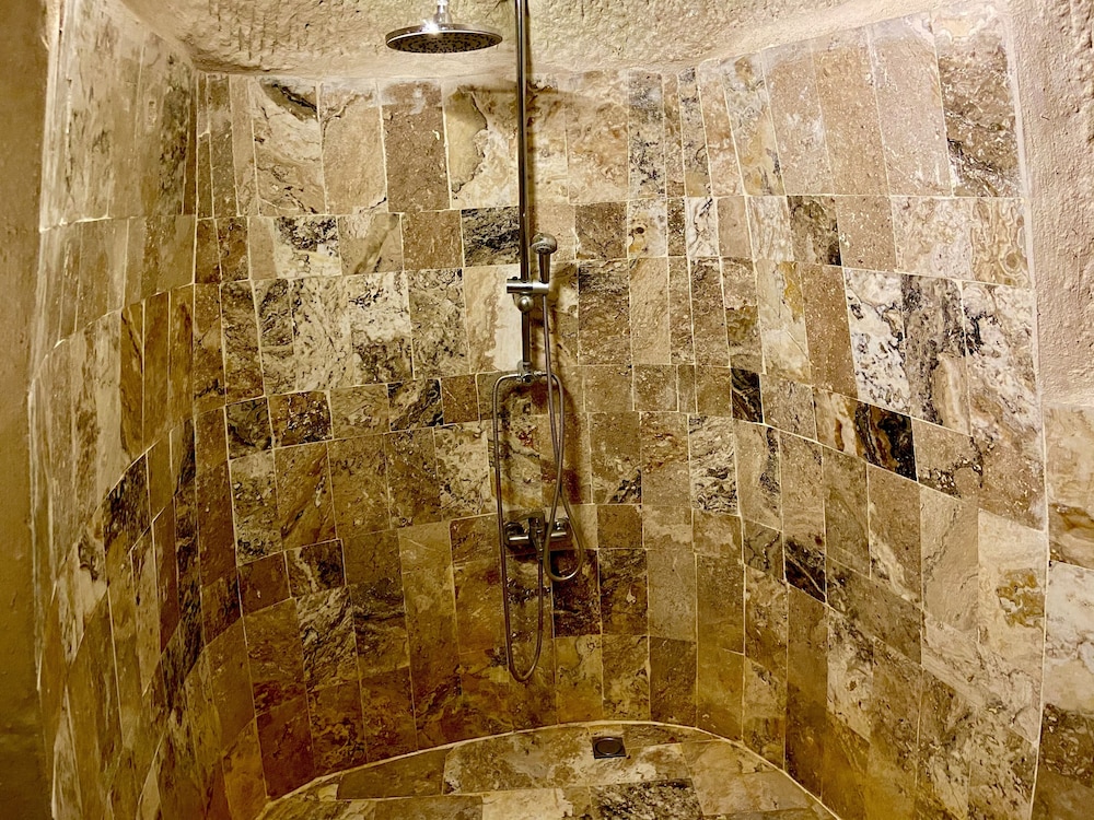 Presidential Cave Suite with Spa Bath - 18 photo 3