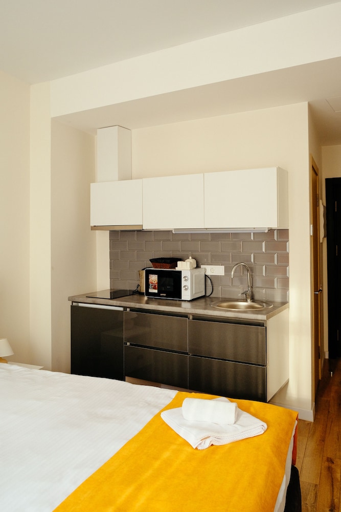 Standard Twin Room With Pool/Sea View - Photo 9