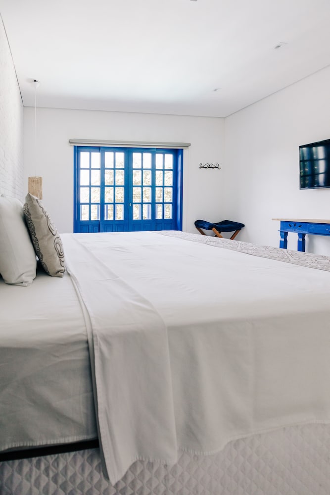 Luxury Twin Room - Photo 8