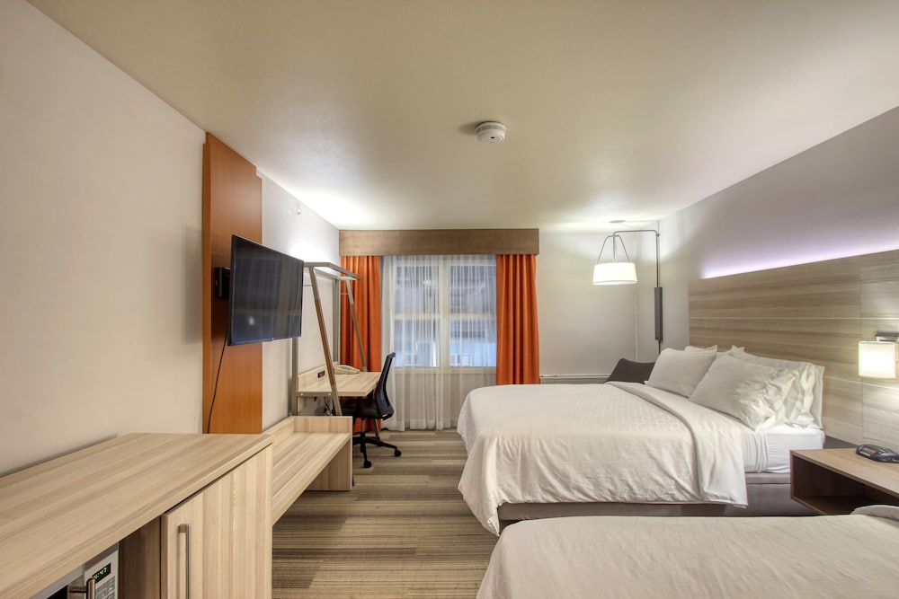 Standard Room, 2 Queen Beds - Photo 6