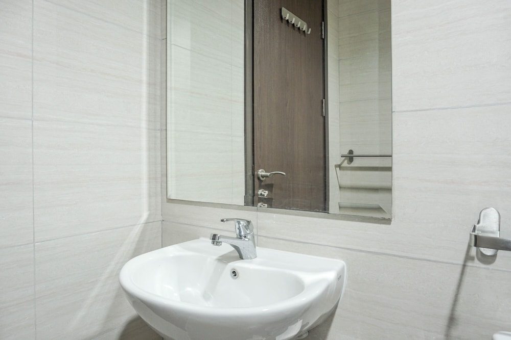 Room - Photo 15