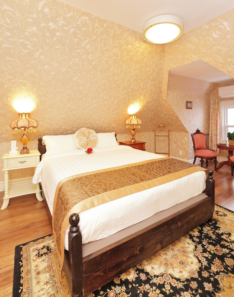 Superior Double Room, 1 Queen Bed, City View - Third Floor photo 2