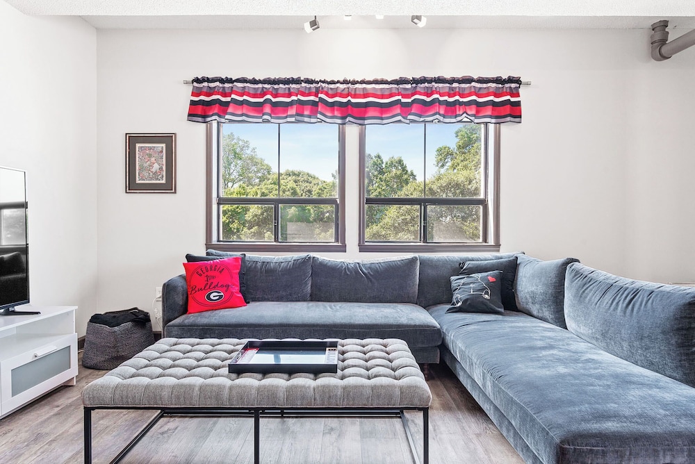 Condo, 2 Queen Beds, Kitchen, City View (Home Is Where the Arch is) photo 1