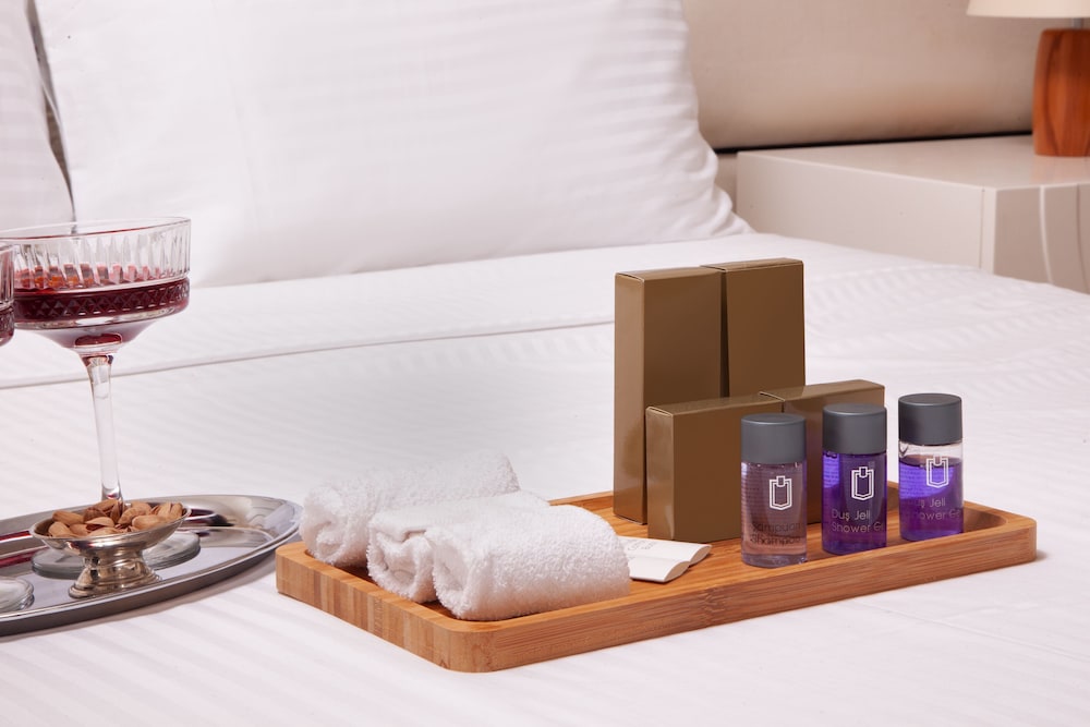 Deluxe Double Room with Brick Wall photo 2