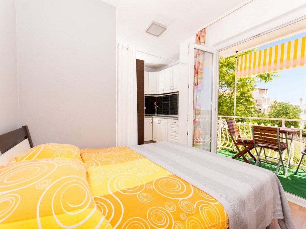 Apartment (Luxury One Bedroom Apartment with Bal) photo 1