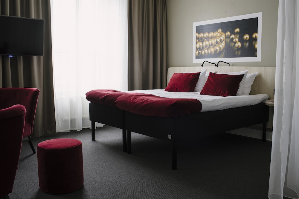 Family Room, 1 Double Bed, Non Smoking (Larger Room;Bunk beds) thumbnail 5