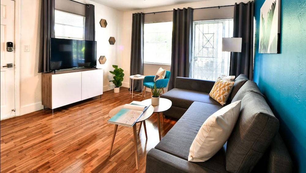 EatRestPlay One-Bedroom Sleeps 4