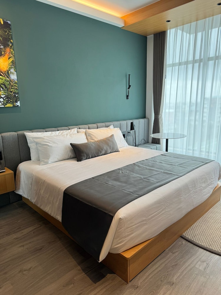 Suite, 1 King Bed, Non Smoking, Kitchen