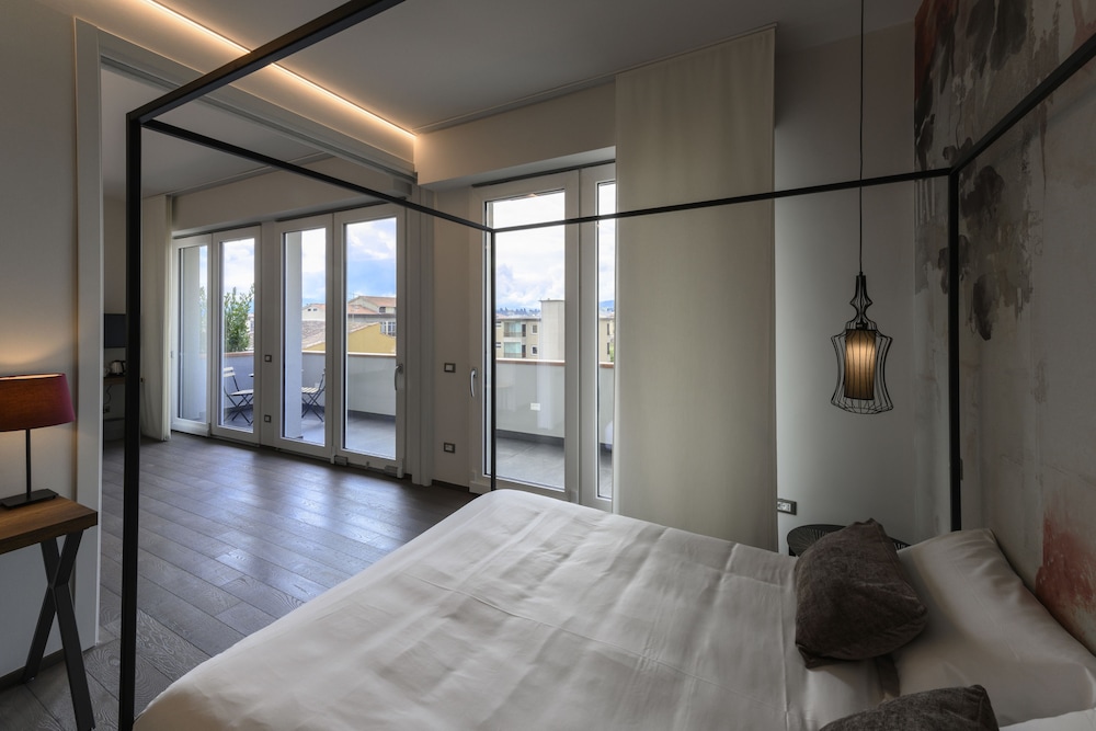 Luxury Suite, City View photo 3