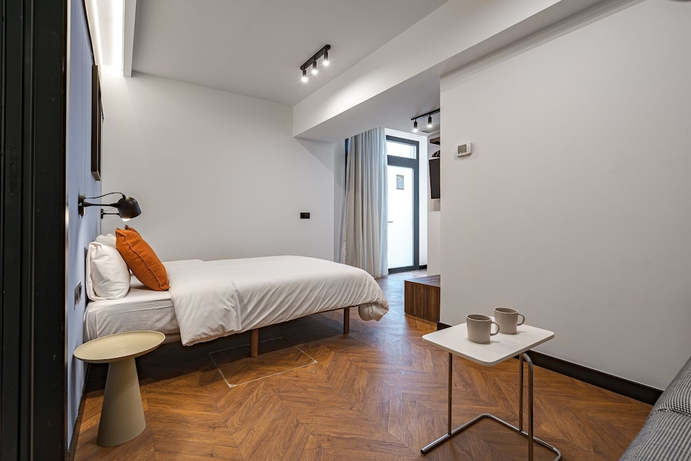Room - Photo 7
