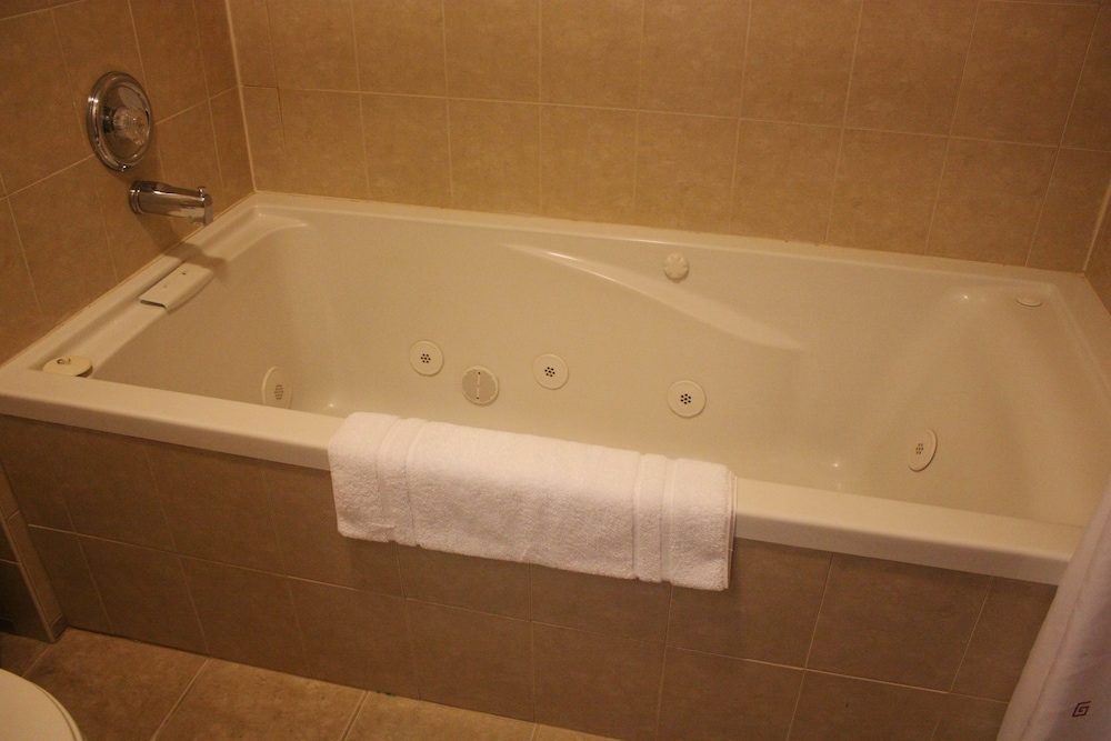 Premium Room, 1 King Bed photo 2