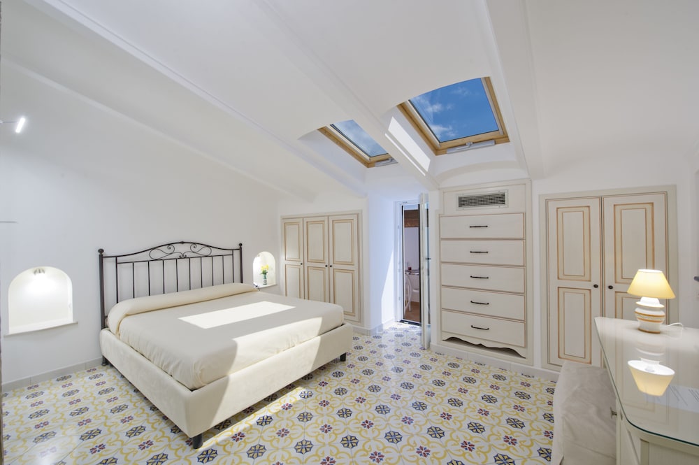 Deluxe Double room with Extra Bed