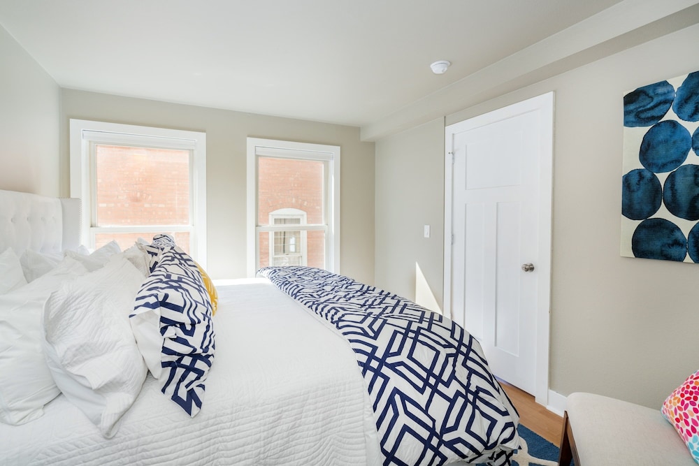 Condo, 2 Bedrooms