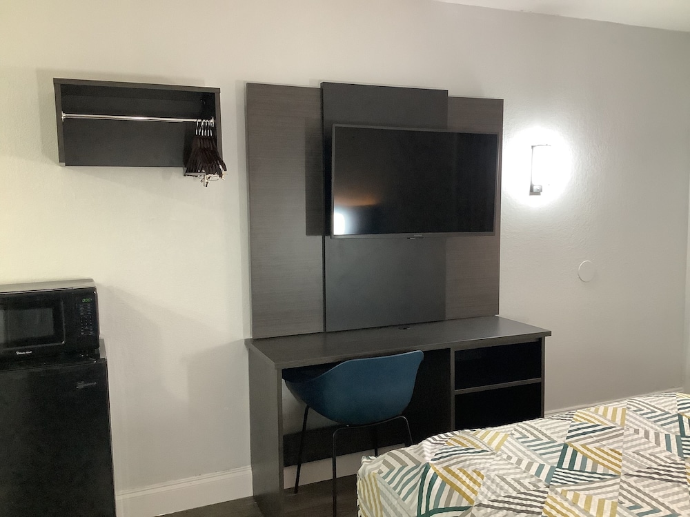 Standard Room, 1 Double Bed, Smoking - Photo 6