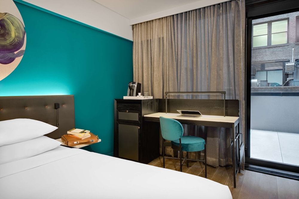 Premium Quadruple Room, 2 Queen Beds, City View