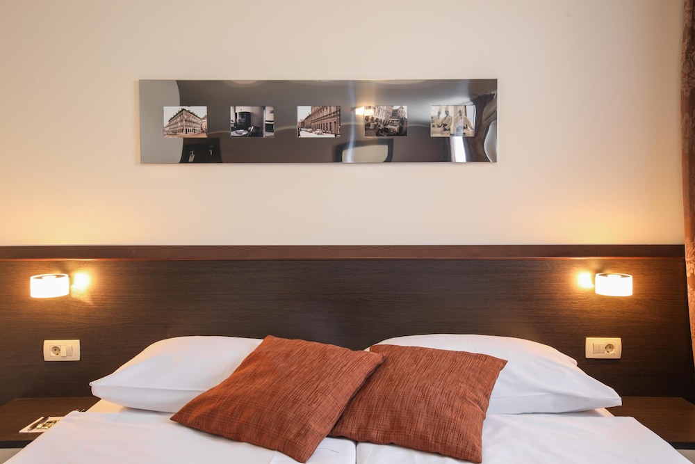 Superior Double Room - Photo 3