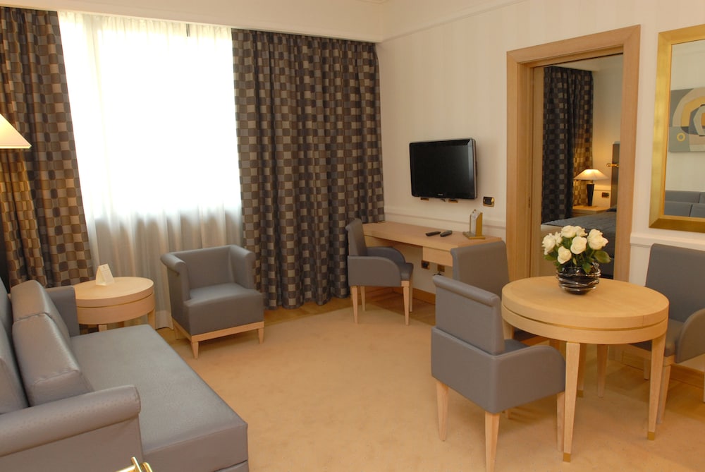 Suite B - Photo 7
