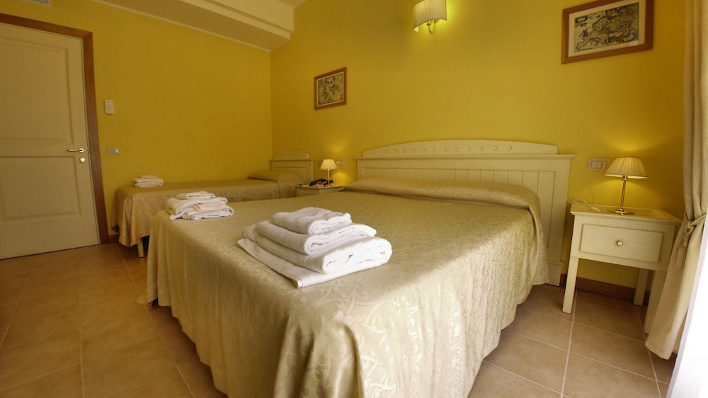 Standard Double Room photo 2