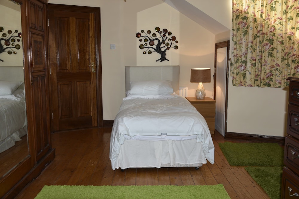 Deluxe Double Room, 1 Double Bed (2 Adults + 1 Child) photo 2