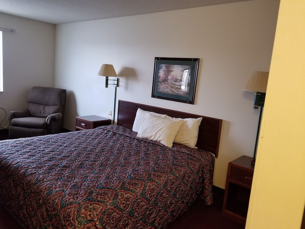 Standard Room, 1 King Bed With Sofa Bed, Non Smoking - Photo 10