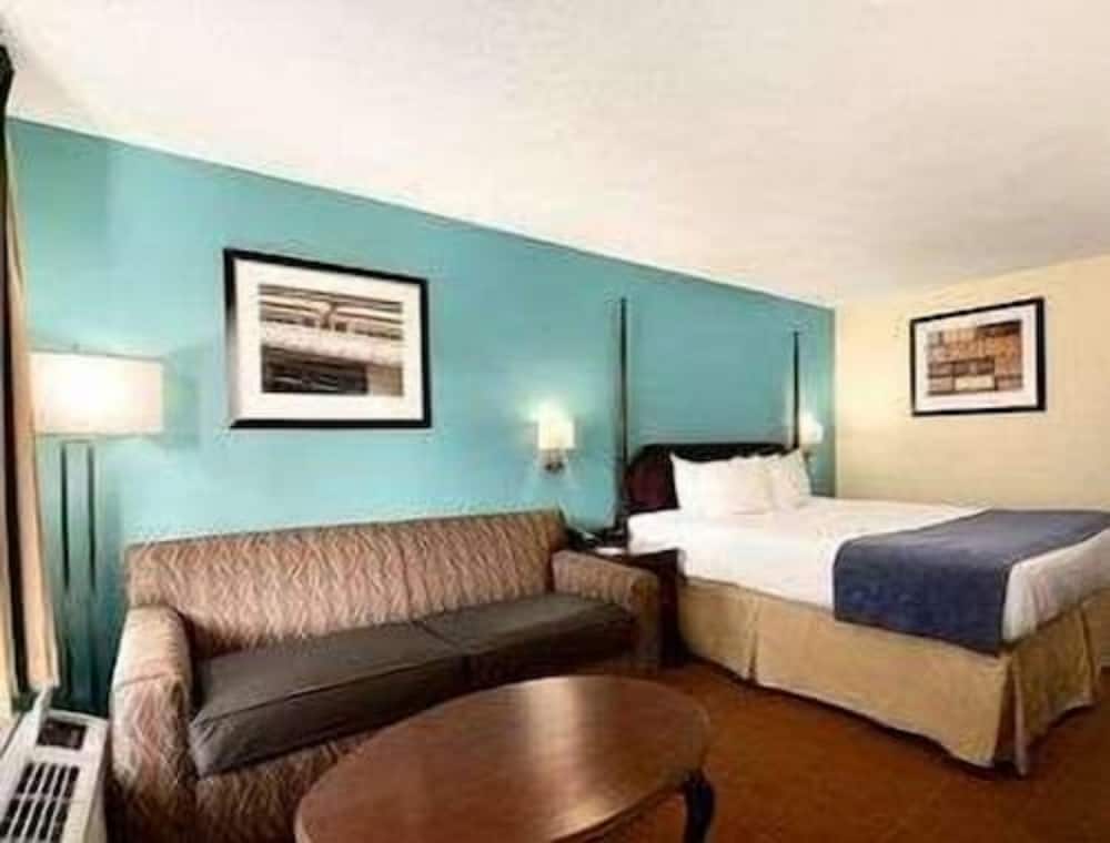 Business Room, 1 King Bed, Non Smoking photo 1
