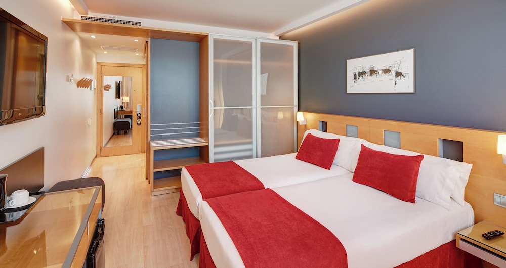 Classic Double Room (with Extra Bed) photo 2