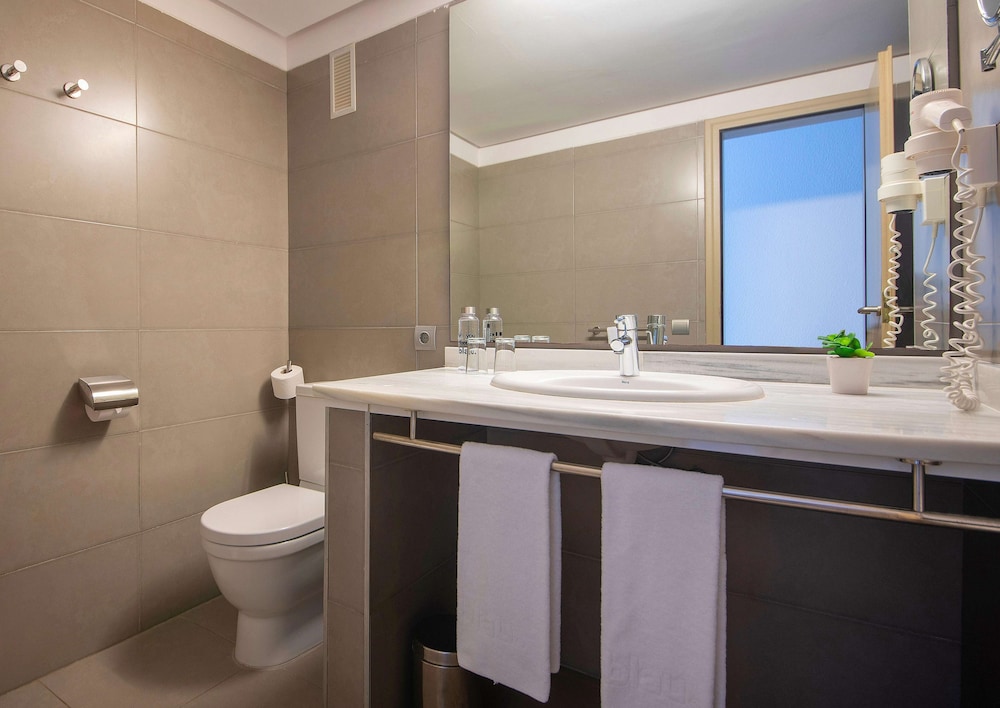 Habitación Doble Estándar (2 adultos + 1 niño)