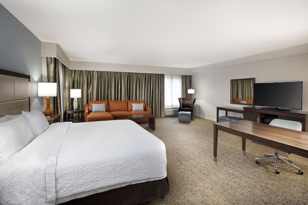 King Bedroom Suite photo 3