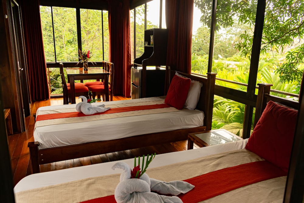 Deluxe Treehouse photo 3