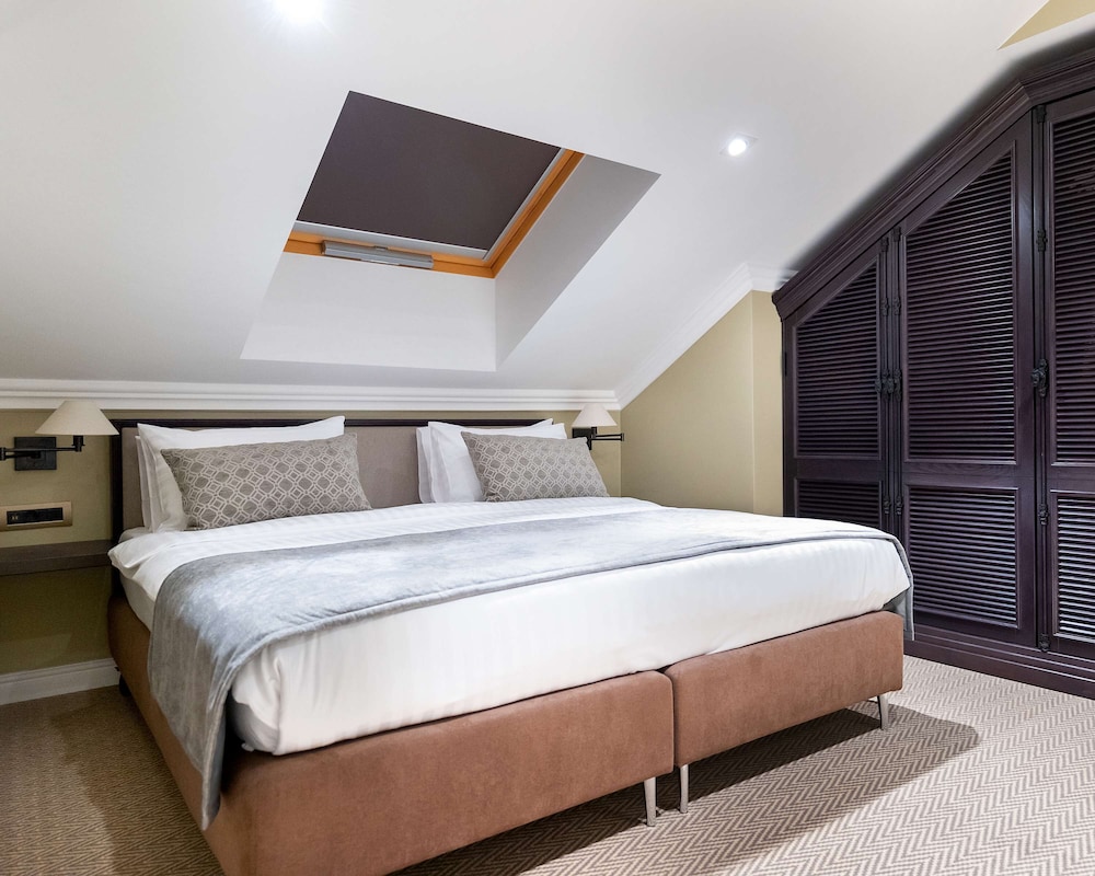 Family Suite, Multiple Beds, Non Smoking, City View photo 3