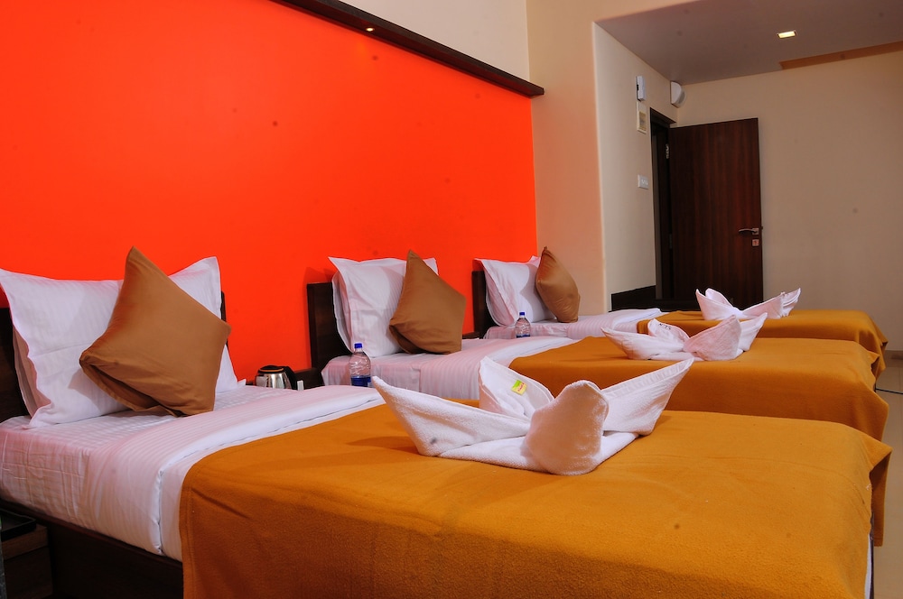 Standard Triple Room, Smoking, City View photo 3