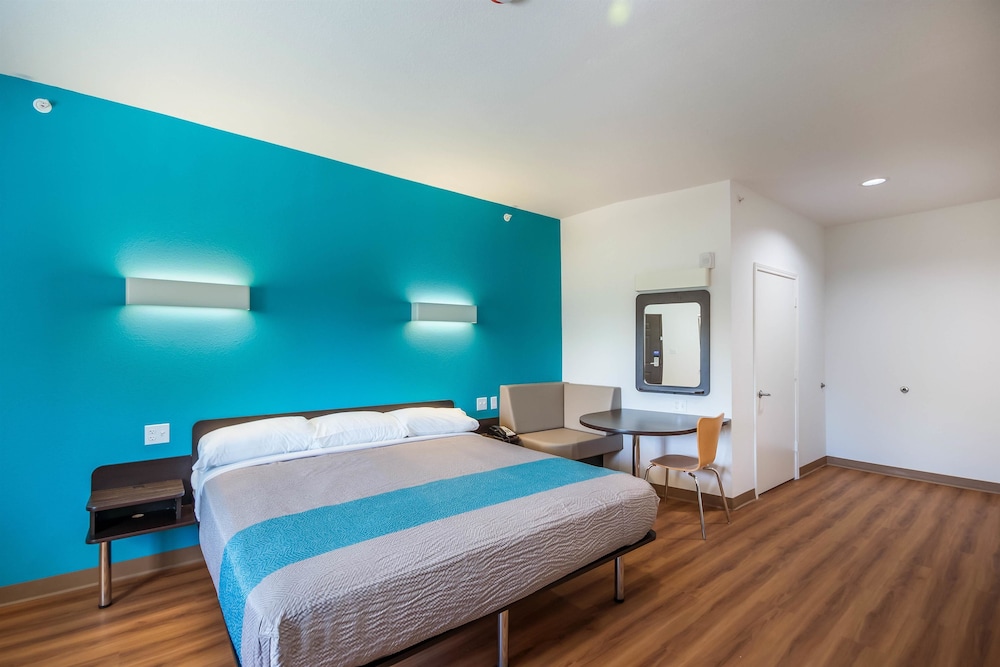 Standard Suite, 1 King Bed, Non Smoking, Kitchenette - Photo 2