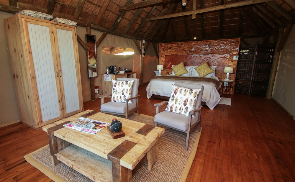 Country Luxury Safari Tent photo 2