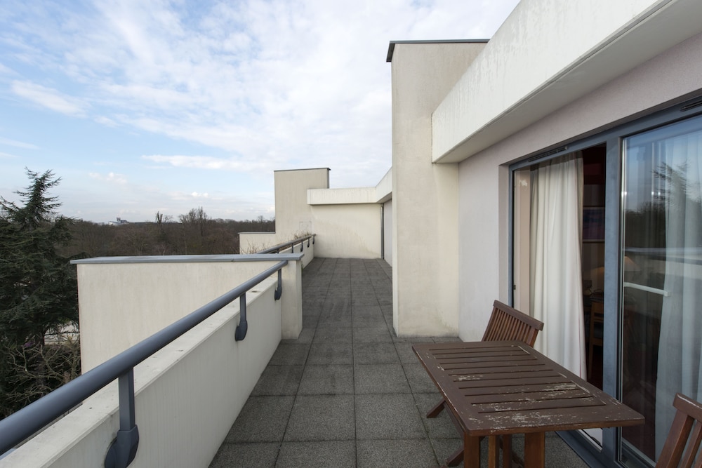 Deluxe Double or Twin Room, Balcony - Photo 9