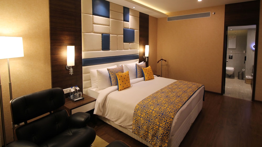 Business Suite photo 2