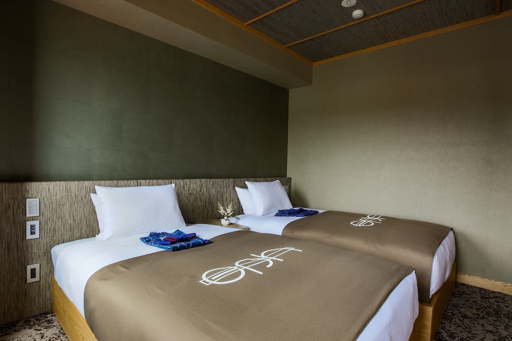 Exclusive Suite, Multiple Beds, Non Smoking, Private Bathroom