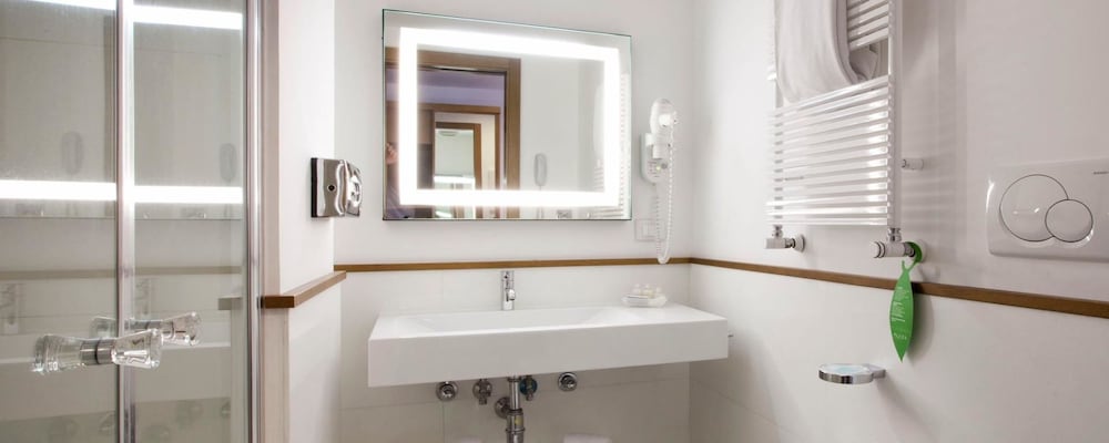 Classic Double Room - Photo 11