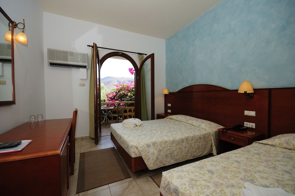 Triple Room, 1 Bedroom, Non Smoking, Garden View