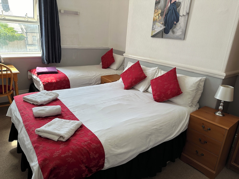 Basic Triple Room, Ensuite