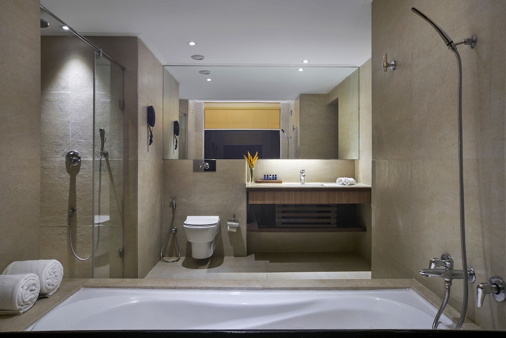 Ultra Luxury Suite – Royale Wing photo