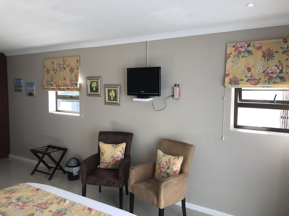 Luxury Room - Photo 16