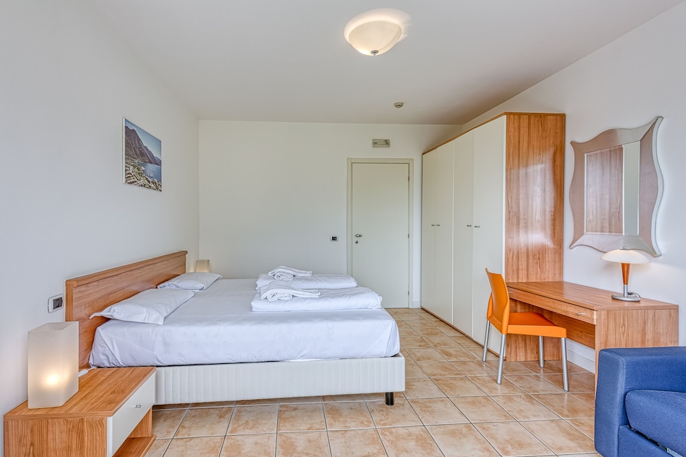 Standard Apartment, 1 Bedroom, Beachside (Porto Letizia T5)