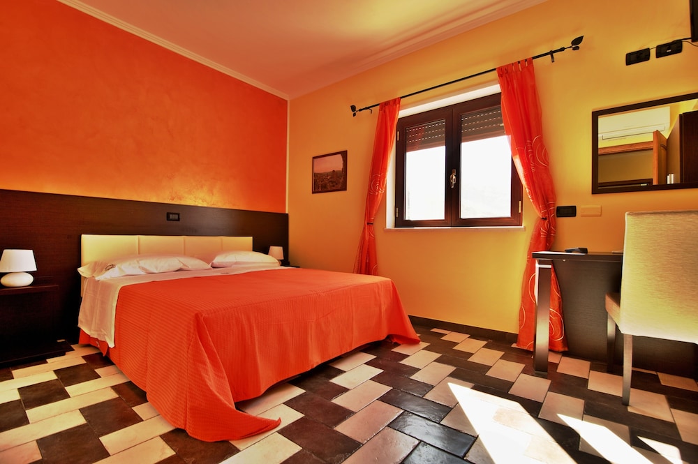 Double Or Twin Room, Ensuite photo 3