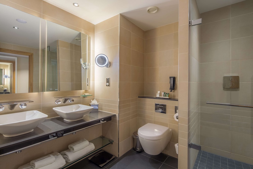 King Deluxe Room - Photo 6