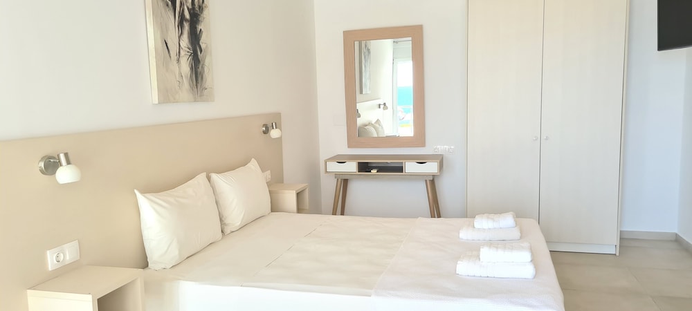 Comfort Studio, Sea View, Ground Floor (Solano) photo 2